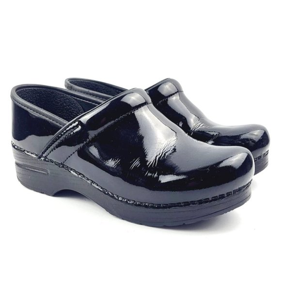 Dansko Shoes - Dansko Black PAtent Leather Clogs - Size 7.5